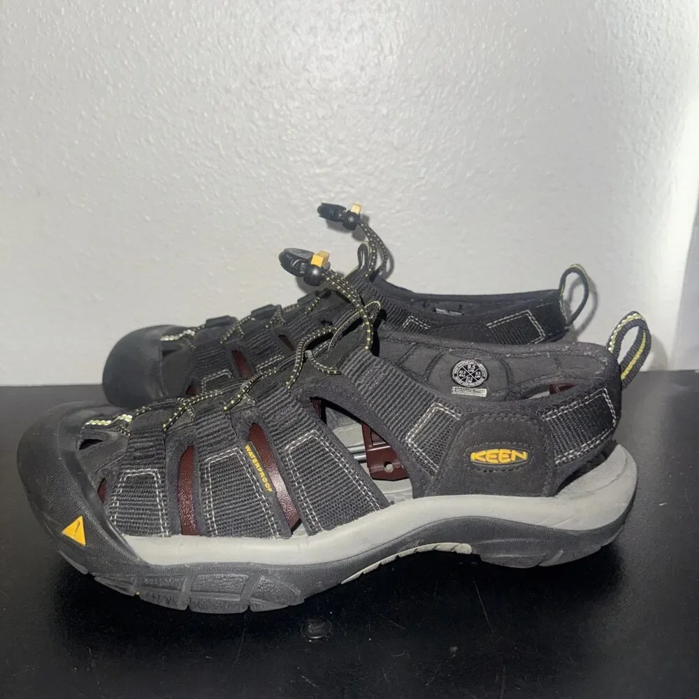 Keen Newport H2 Sandals Waterproof Hiking Sport Black  Yellow Mens 9.5 US, 42 EU